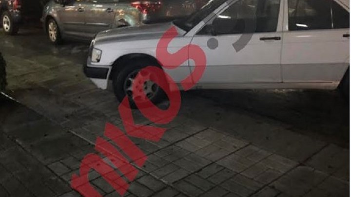 Κατάληψη πεζοδρομίου και στη Γλυφάδα – ΦΩΤΟ αναγνώστη