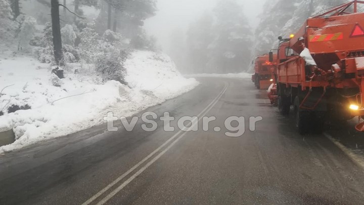 Χιονίζει στην Εύβοια – ΦΩΤΟ