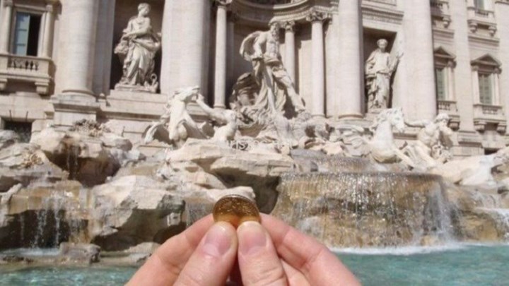 Ρώμη – Τσακώνονται εκκλησία και δήμος για τα νομίσματα στη Φοντάνα ντι Τρέβι