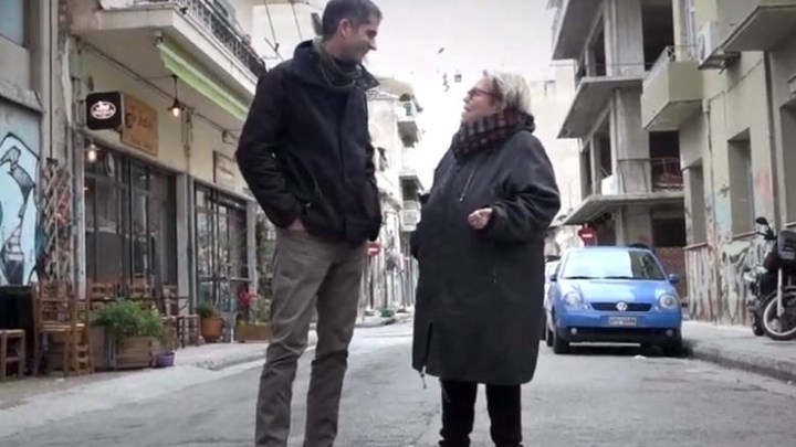 Η βόλτα του Κώστα Μπακογιάννη με τη Δήμητρα Γαλάνη στον Κεραμεικό και το Γκάζι – ΒΙΝΤΕΟ