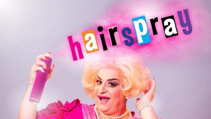 Bomb: Ο Σεφερλής στο μιούζικαλ «Hairspray» στο «Ακροπόλ»!
