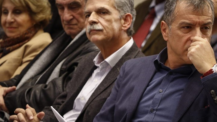 Θρίλερ με την ψήφο του Δανέλλη – Οι πιέσεις, το κρίσιμο ραντεβού και η διορία που του έδωσε ο Θεοδωράκης