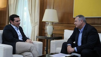 H Le Monde για τον Τσίπρα, τον “περιοριστικό” Πάνο Καμμένο” και την παρτίδα πολιτικού πόκερ