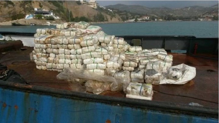 Ακόμα “ξεθάβουν”ναρκωτικά  από το πλοίο στην Κρήτη- Έχει κατασχεθεί εδώ και 13 μήνες