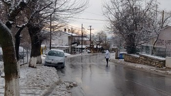 Θυελλώδεις άνεμοι στον Βαρδάρη- Απαραίτητες οι αλυσίδες στο οδικό δίκτυο της Μακεδονίας