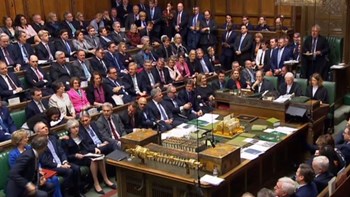 Κορυφαίοι Βρετανοί υπουργοί καταρτίζουν πρόταση για την αναβολή του Brexit