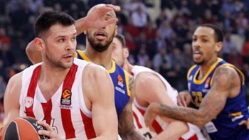 Ολυμπιακός – Χίμκι 55-36 (30′)