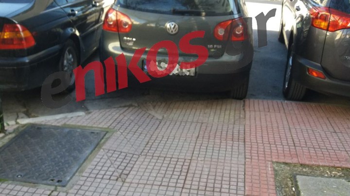 Αδιόρθωτοι οδηγοί παρκάρουν σε ράμπα αναπήρων – ΦΩΤΟ αναγνώστη