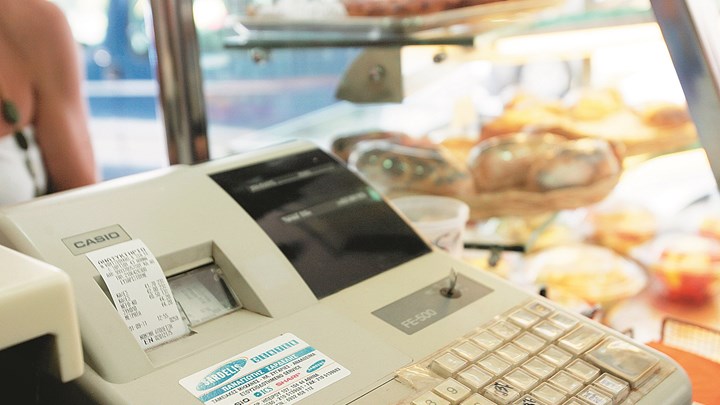 Ποιες επιχειρήσεις απαλλάσσονται από τον ΦΠΑ  – Διευκρινιστική εγκύκλιος της ΑΑΔΕ