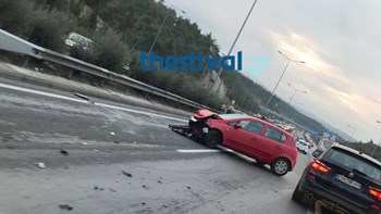 Καραμπόλα τεσσάρων αυτοκινήτων στον Περιφερειακό της Θεσσαλονίκης