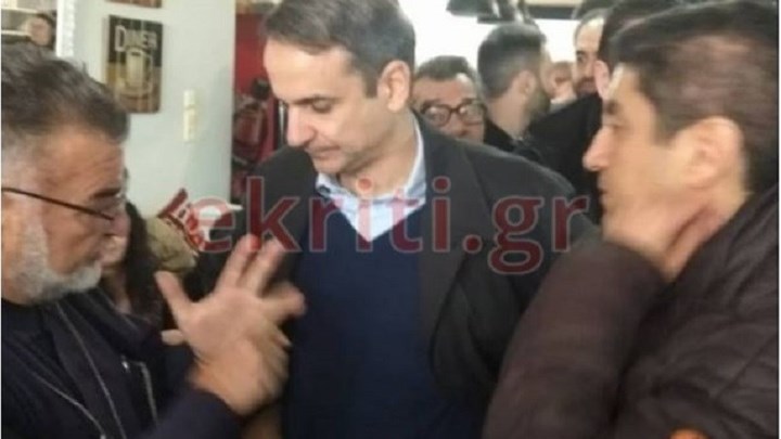 Ιερέας σε Μητσοτάκη: Την πατρίδα, την πίστη και την οικογένεια να διαφυλάξεις- ΦΩΤΟ