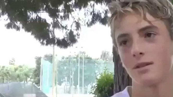 Επικό βίντεο: Ο Στέφανος Τσιτσιπάς σε ηλικία 10 ετών μιλάει για τον Φέντερερ