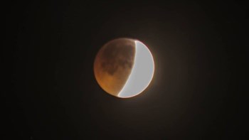 Η υπερπανσέληνος και η ολική σεληνιακή έκλειψη στον ουρανό της Κρήτης – ΦΩΤΟ