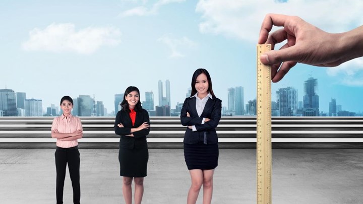 Πόσο καθοριστικό είναι το ύψος των γυναικών για τη μακροζωία – Τι αποκάλυψε έρευνα