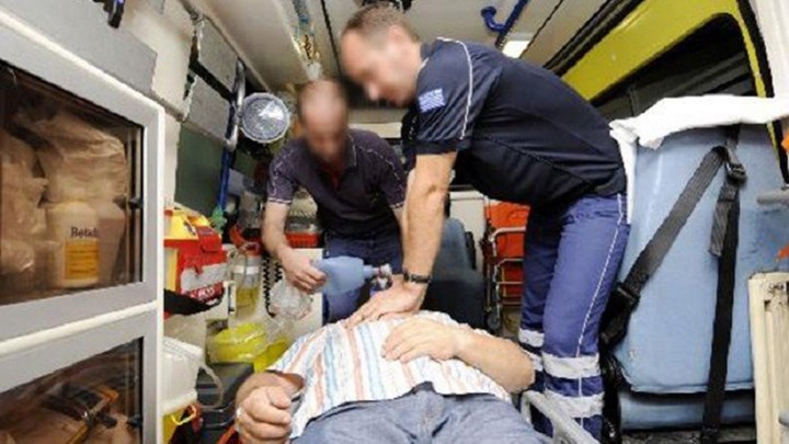Διασώστες του ΕΚΑΒ έσωσαν τη ζωή 60χρονου ύστερα από μια ώρα “μάχης”