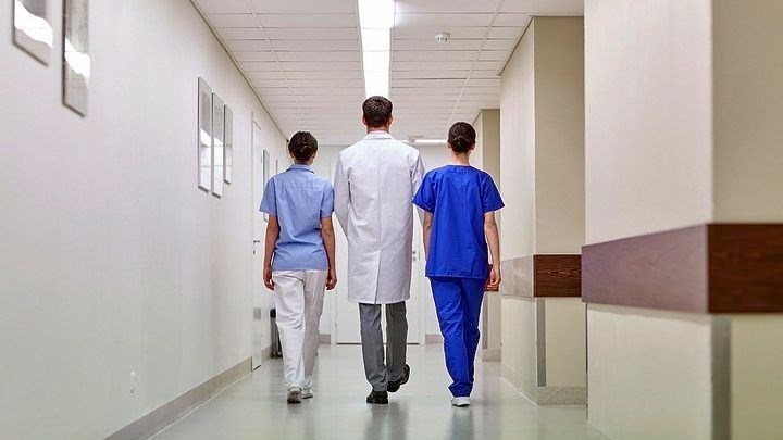 ΠΟΕΔΗΝ: «Απελπιστική» η κατάσταση για τους ασθενείς στις εφημερίες των μεγάλων νοσοκομείων της Αττικής