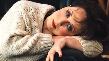 Οι πρώτες φωτογραφίες από το φιλόδοξο “Donna Abbandonata”που έρχεται στο Vault με την Σταυρακέλλη