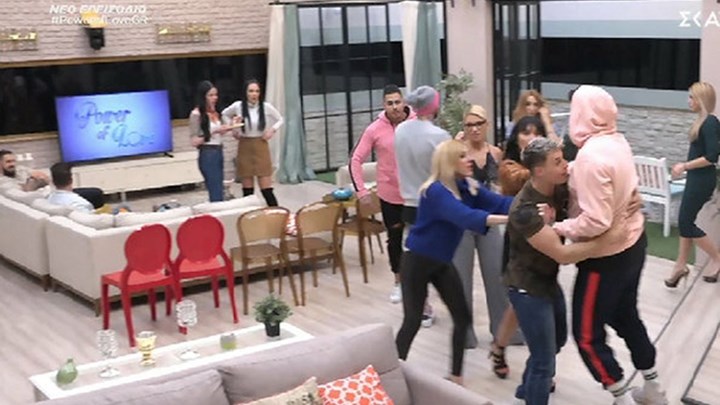 Ένταση στο Power of Love – Παραλίγο να πιαστούν στα χέρια -ΒΙΝΤΕΟ