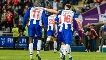 «Καθάρισε» την Μπενφίκα και πάει τελικό η Πόρτο – ΒΙΝΤΕΟ