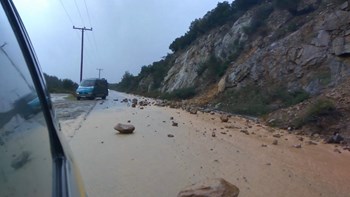 Χαλάζι και κατολισθήσεις στη Χαλκιδική – Προβλήματα στο οδικό δίκτυο – ΦΩΤΟ – ΒΙΝΤΕΟ