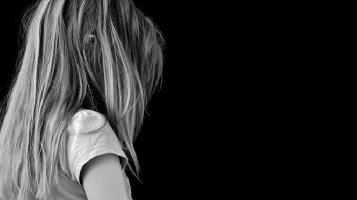 Περίεργη υπόθεση στη Λάρισα – Ληστής “έκρυβε” στο σπίτι του 14χρονη αγνοούμενη από τη Γερμανία