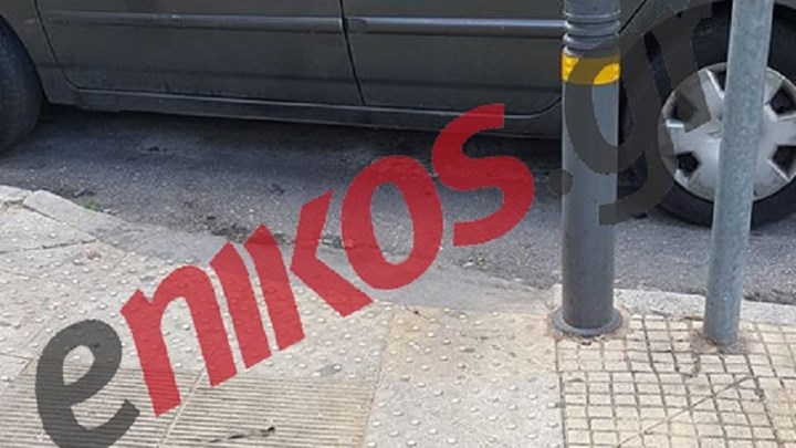 Ασυνείδητος οδηγός έκλεισε με το ΙΧ του διάβαση αναπήρων – ΦΩΤΟ Αναγνώστη