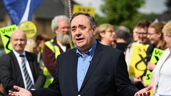 Συνελήφθη ο πρώην Πρωθυπουργός της Σκωτίας για σεξουαλική παρενόχληση – ΒΙΝΤΕΟ