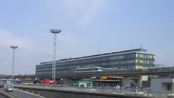 Πανικός στο αεροδρόμιο Ορλί – Πέρασαν για βόμβα… ένα ζευγάρι παπούτσια