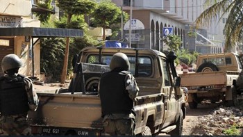 Δύο νεκροί και έξι τραυματίες σε βομβιστική επίθεση στο Μάλι