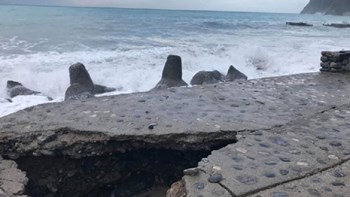 Μεγάλες καταστροφές στα Σφακιά – Τα κύματα διέλυσαν προβλήτα – ΒΙΝΤΕΟ – ΦΩΤΟ