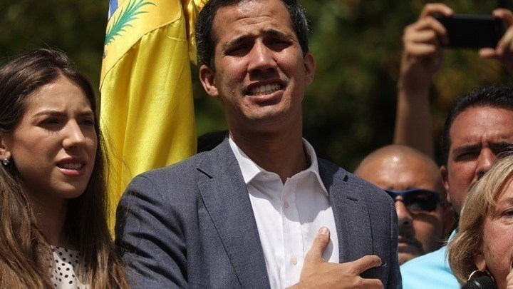 Σε νέες διαδηλώσεις εναντίον του Μαδούρο καλεί τους πολίτες της Βενεζουέλας ο Γκουαϊδό