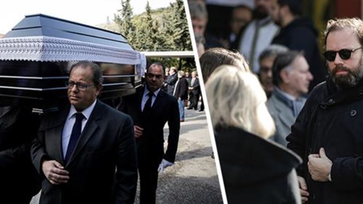 Συντετριμμένος στην κηδεία του πατέρα του ο Γιώργος Λάνθιμος – ΦΩΤΟ