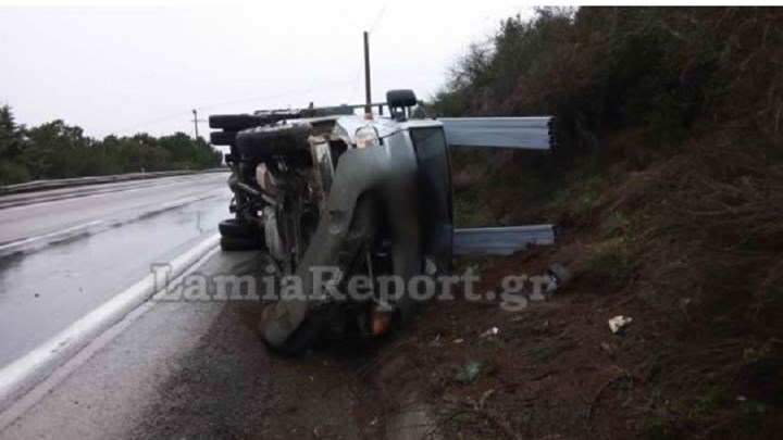 Ανατροπή νταλίκας στη Λαμία – ΦΩΤΟ