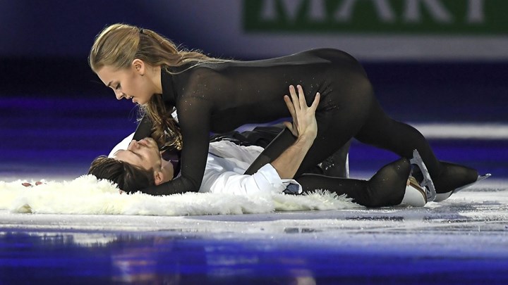 Σάλος με Ρωσίδα αθλήτρια του καλλιτεχνικού πατινάζ – “Άναψε” φωτιές με το κορμάκι της – ΦΩΤΟ – ΒΙΝΤΕΟ