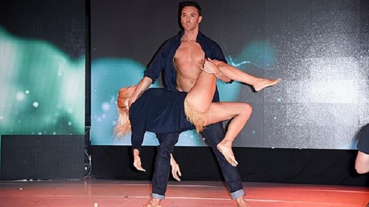 Η Πάμελα Άντερσον προκαλεί… εγκεφαλικά και στα 52 – ΦΩΤΟ