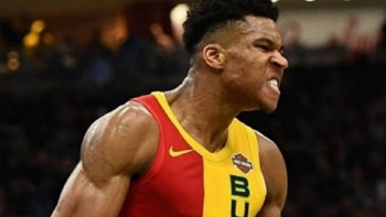 Συνεχίζει να «μαγεύει» ο Αντετοκούνμπο –  Νίκη και στο Ντιτρόιτ οι Μπακς – ΒΙΝΤΕΟ