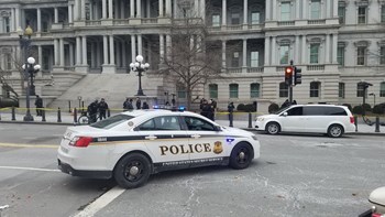 Οι πρώτες εικόνες από το περιστατικό με την αυτοκινητοπομπή του Τραμπ -ΦΩΤΟ