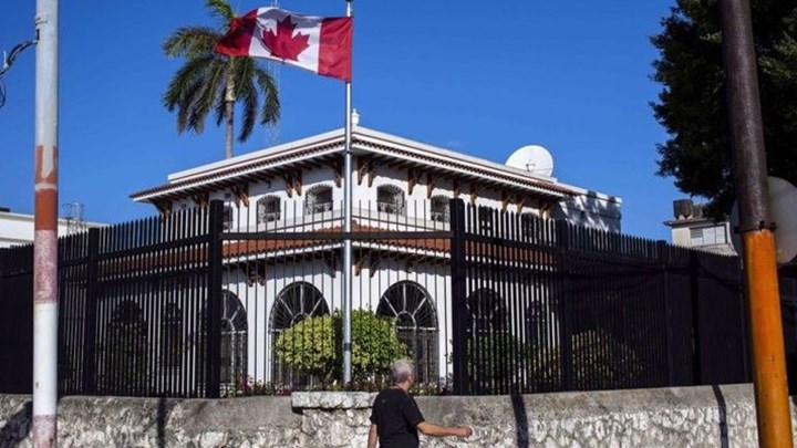 Ο Καναδάς αποσύρει τους μισούς διπλωμάτες της πρεσβείας στην Κούβα λόγω «μυστηριώδους ασθένειας»