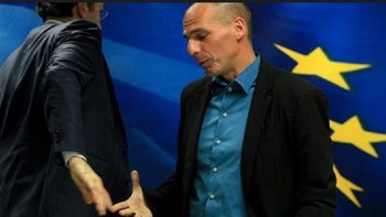 Ο Βαρουφάκης γιορτάζει την επέτειο της… χειραψίας με τον Ντάισελμπλουμ – ΦΩΤΟ