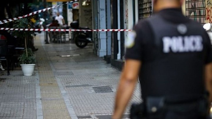 Ληστεία σε κοσμηματοπωλείο στη Μεσογείων – ΤΩΡΑ