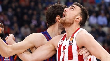 Ολυμπιακός – Μπαρτσελόνα 43-55 (30′)