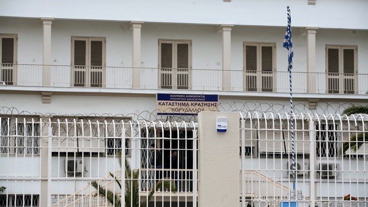 Βγήκαν τα μαχαίρια στις φυλακές Κορυδαλλού – Τρεις κρατούμενοι τραυματίες