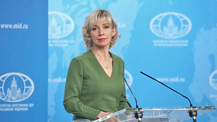 Ζαχάροβα: Να βρεθεί αμοιβαίως αποδεκτή λύση από Αθήνα και Σκόπια για το θέμα της ονομασίας