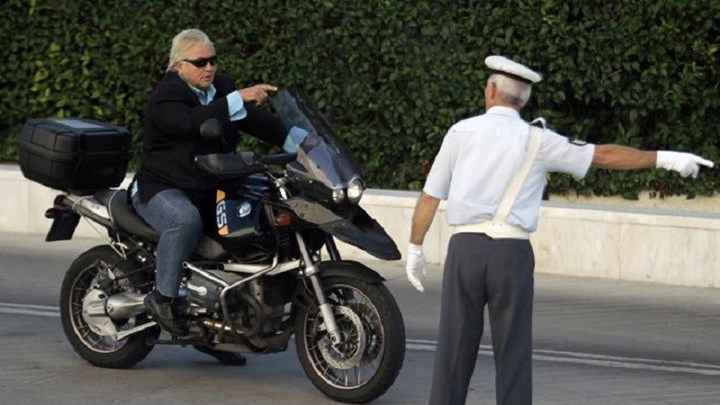 Παπαχριστόπουλος: Θα παραιτηθώ σε λίγο – Μου έσκισαν το νάιλον του αυτοκινήτου και άργησα