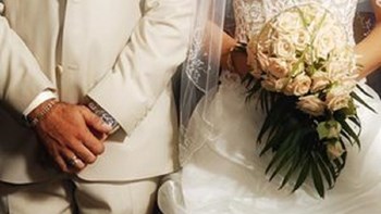 «Κύκλωμα» στήνει γάμους αλλοδαπών με ετοιμόγεννες Ρομά για άδειες παραμονής