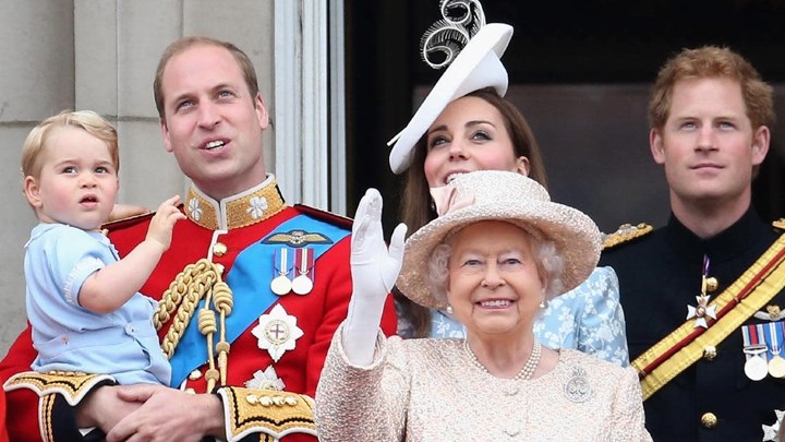Σχέδια για την μετεγκατάσταση της βασιλικής οικογένειας σε περίπτωση άτακτης αποχώρησης από την ΕΕ ανασύρουν οι βρετανικές Αρχές