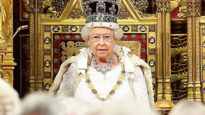 Σχέδιο φυγάδευσης της Βασίλισσας Ελισάβετ αν κάτι δεν πάει καλά με το Brexit εξετάζει το Παλάτι
