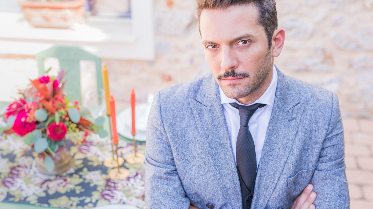 Ο Μοθωναίος απ’ τη «Ζωή εν τάφω» στη «Δασκάλα με τα χρυσά μάτια»