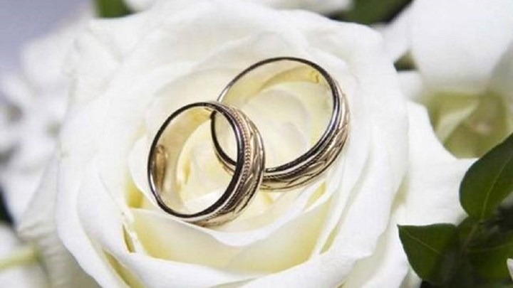 Επάγγελμα-παράνυμφος με αμοιβή 5.500 ευρώ τον γάμο – ΦΩΤΟ