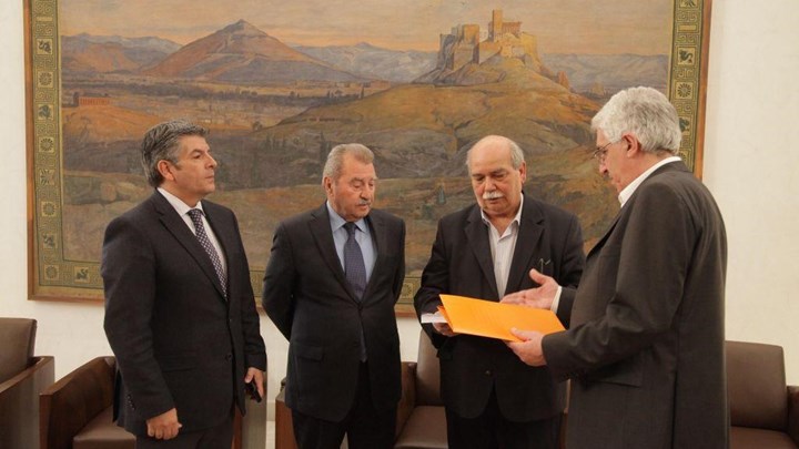 Στον Βούτση το πόρισμα της Επιτροπής Αναθεώρησης του Συντάγματος – Πότε συζητείται στην Ολομέλεια